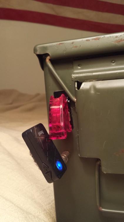 teague2a:  well, i got bored again this weekend. which means that i decided to pick up and old skill i had of wiring sound systems and put it to good use, and about 贄 later i not have my very own ammo can speaker system.its a self contained unit so