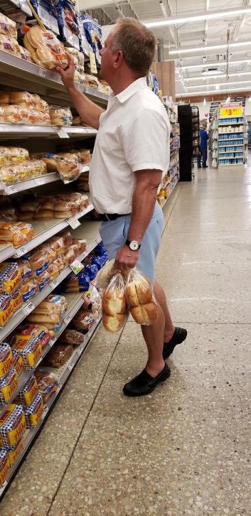 daddys-loafersnsox:Definitely OneLoaf O’ Daddy