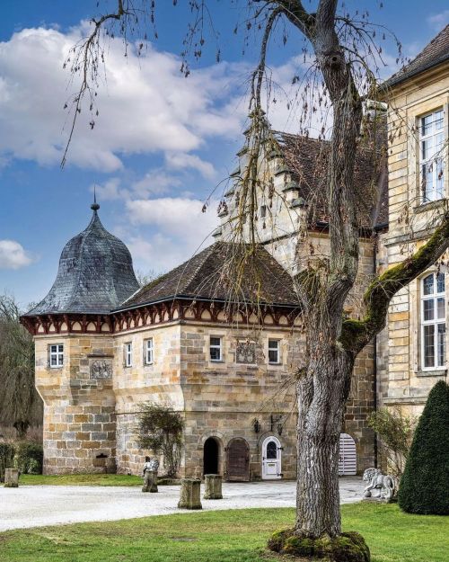 Das Schloss Eyrichshof in Unterfranken © @bekografie#bayernliebe #germany #castle #franconia #plac