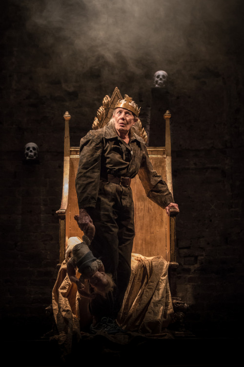 theatreisgoodforthesoul: “Richard III” by William Shakespeare Almeida Theatre, 2016 Star