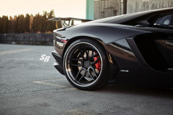 automotivated:  Lamborghini Aventador LP700