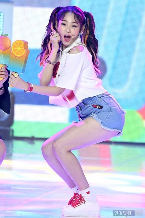 Kang Mina (Gugudan) - Show Champion Pics