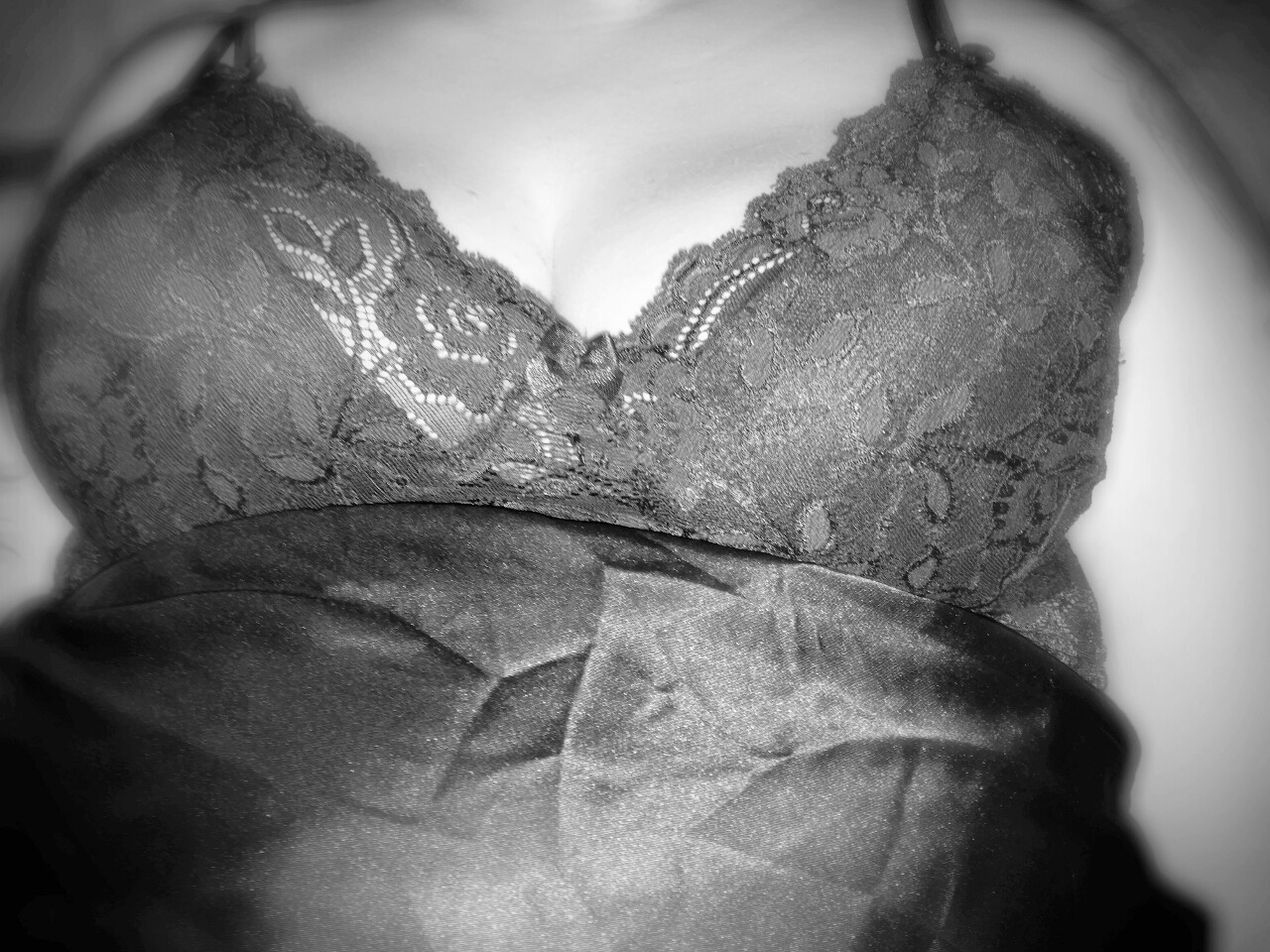 maryneedsmore:  Waiting for some action ;-) 💋   Mmmmmmm👅👅👅
