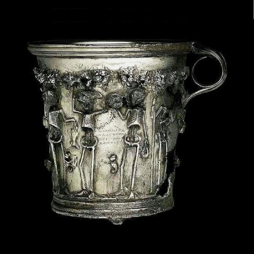 themacabrenbold: The treasure of Boscoreale, buried just before éruption of Vesuvius in 79 yi