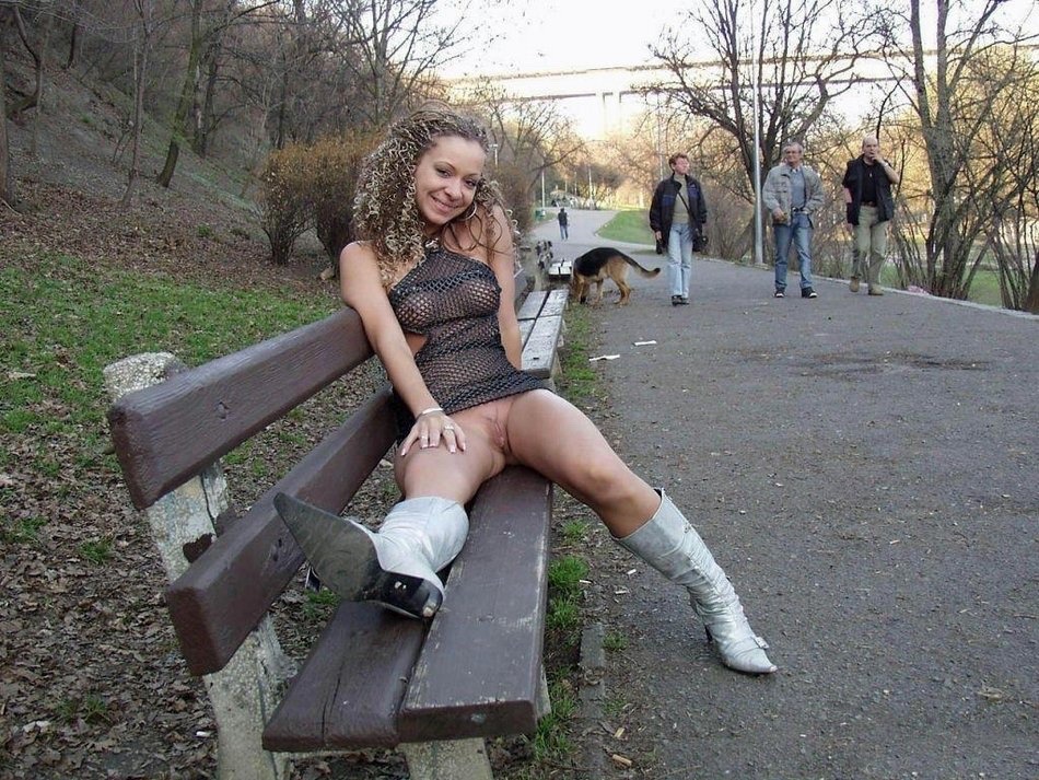 udisside:  Flashing in the park 