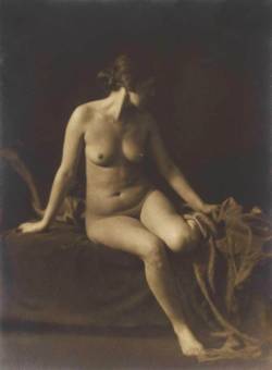 oldalbum:  Germaine Krull - Nude (1920s) 