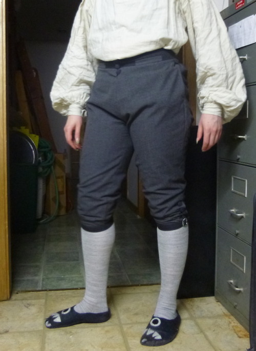 vincents-crows: I finished a pair of wool breeches! The wool is re-used from secondhand pants, and p