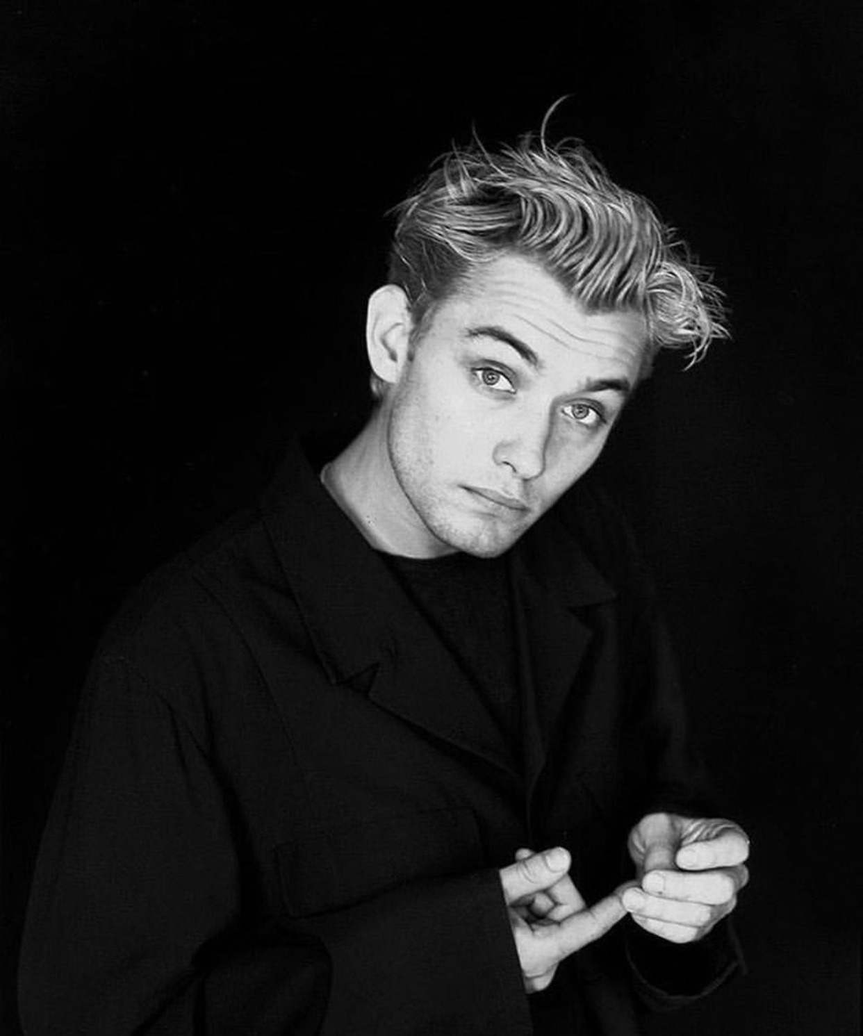 cinema-glow-jude-law-photographed-by-michael-james-in-new-york-1992