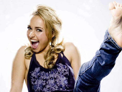 famousfoot: Hayden panettiere