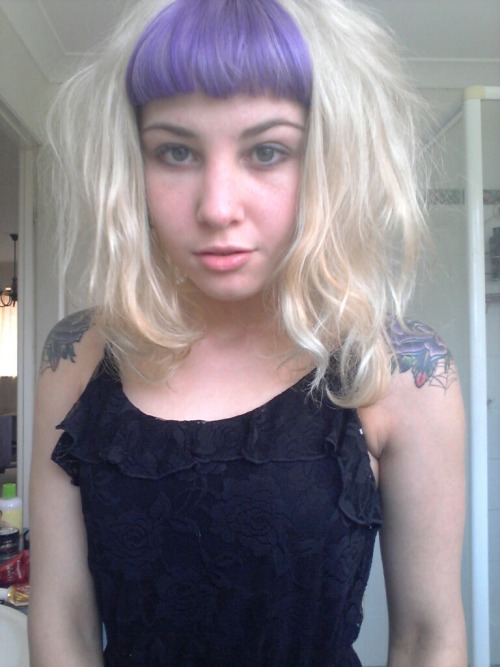 chlochloariadne:  Idk if I like it :-( will have to try with makeup 