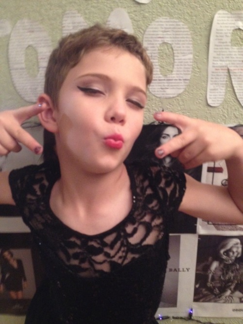 trixya-zamattel:  rj4gui4r:  dubzywubzy:  rj4gui4r:  wanduh-lust:  yowgert:  Meet my little brother Jamie, he’s 8 years old and loves to wear dresses. Tonight was the first night I’ve ever put makeup on him. This is the happiest I’ve ever seen him.
