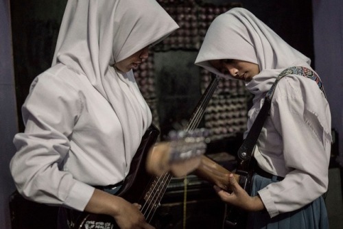 robertogreco:“The schoolgirl thrash metal band smashing stereotypes in Indonesia” (photos by Rony Za