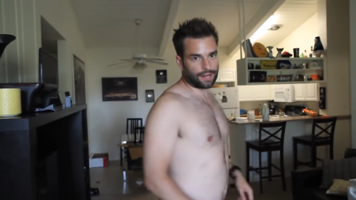 sickpackbloater:  Chris Thompson youtuber Supdaily06 gotta love that body!!