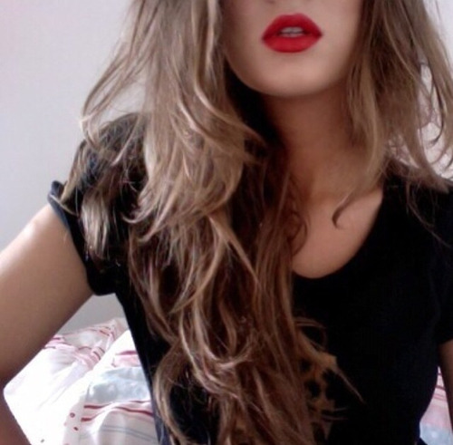 s0lvingsecrets:  ☺pale 