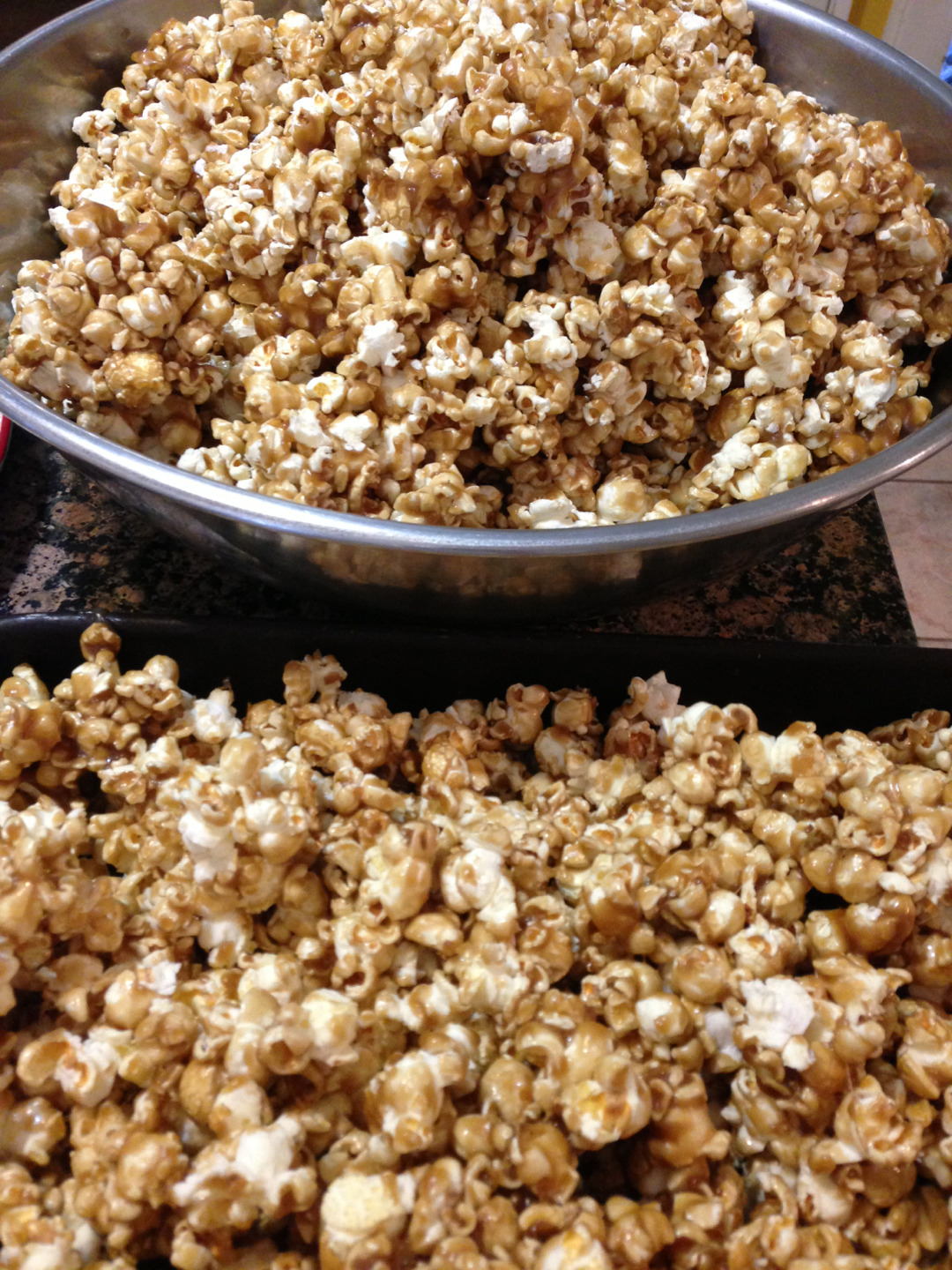 astorytold:
“In our house Super Bowl equals homemade caramel corn!
”
Oh my god, it’s overflowing!