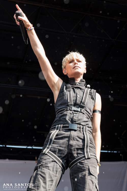 Tonight Alive  // Vans Warped Tour, Holmdel NJ 07.17.16© Ana Santos