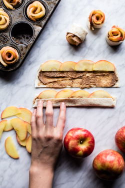 sweetoothgirl:Mini Pecan Butter Apple Rose