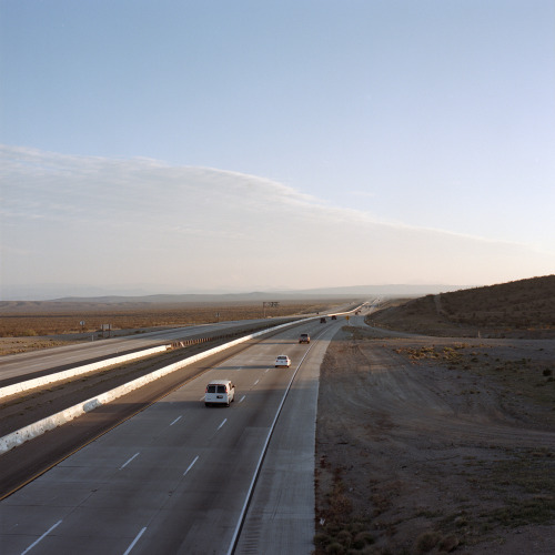 Sex ninebagatelles:  I-40 West, from “Barstow, pictures
