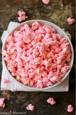 kawaii-food-is-kawaii:Sweet Pink Popcorn