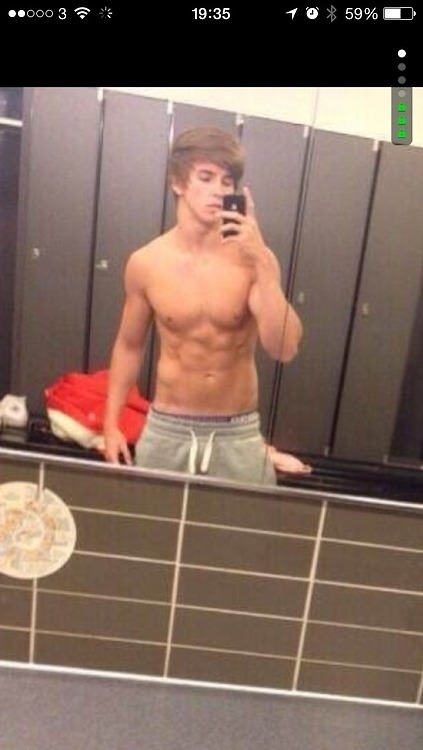 hoodiesnsweatpants:  🍁HoodieSnSweatpantS🍁