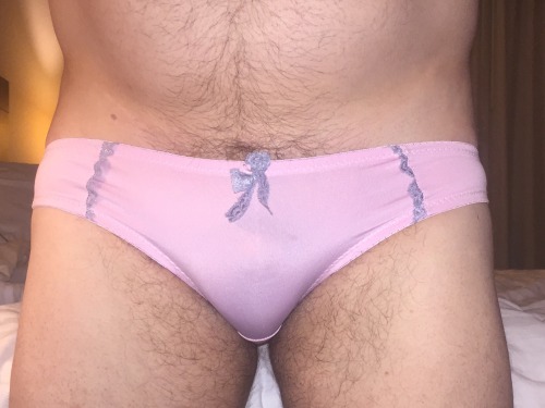 Sex friendofpanties:  Pink Panties with a Grey pictures