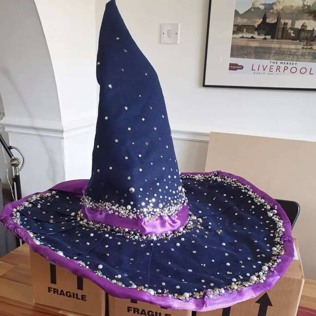 Last month I did this amazing wizard hat commission for a friend to aid with his orb pondering made with cardboard and 