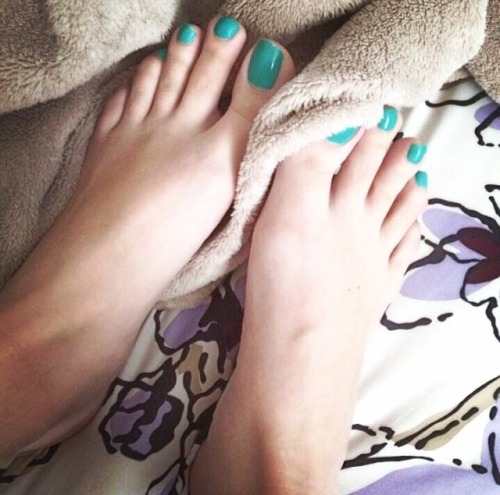 love-feet: gale1501:   I LOVE FEET