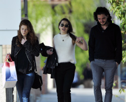  Rose Leslie, Emilia Clarke and Kit Harington