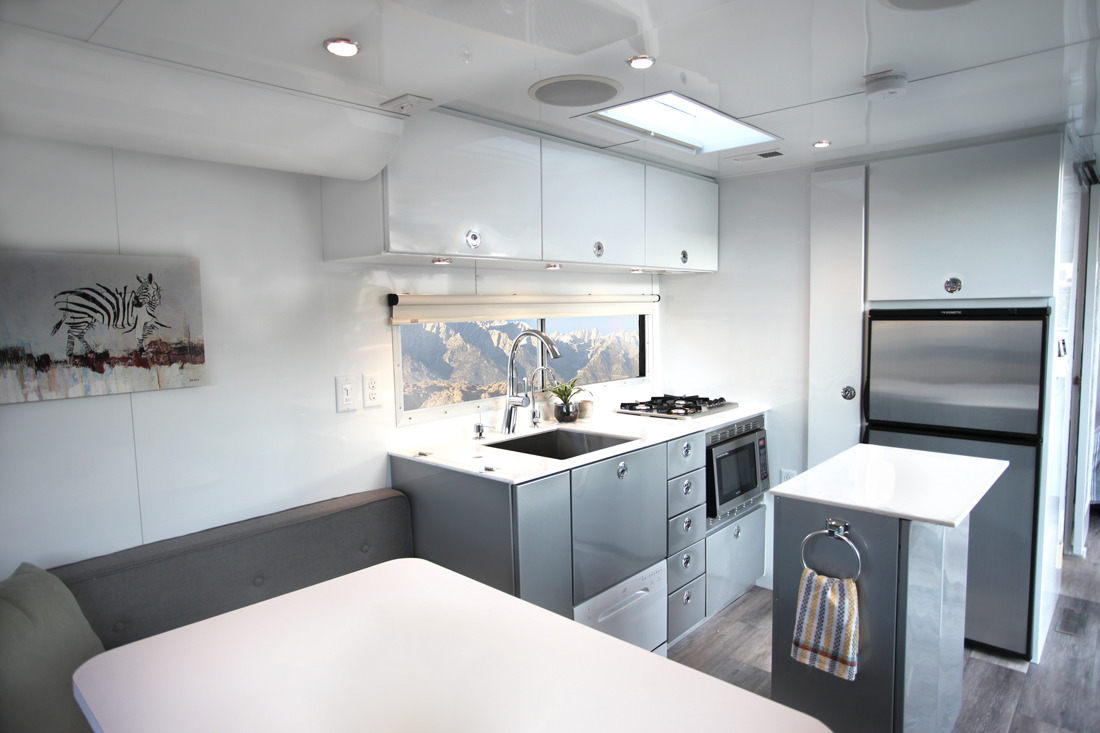 dreamhousetogo:  The Living Vehicle  I’d change a few things but that’s a great