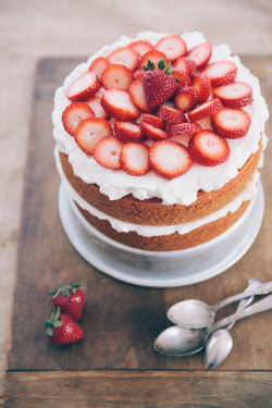 cake-stuff:  Yummy baking inspiration, cakes, cookies: http://cake-stuff.tumblr.com/ 