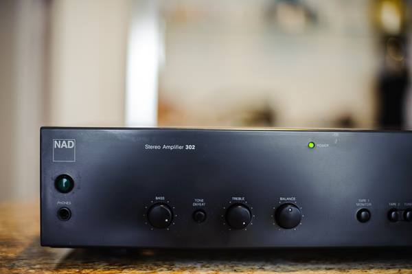 NAD 302 Amplifier