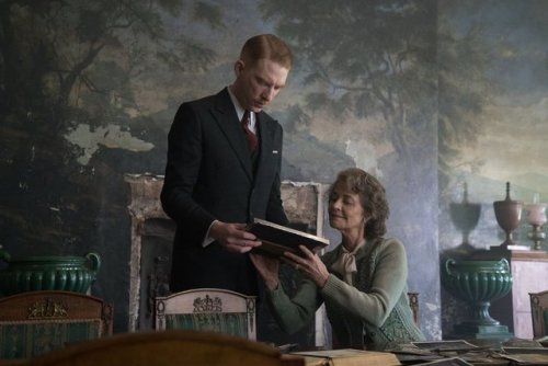 Domhnall Gleeson, Ruth Wilson, Charlotte Rampling and Will Poulter in ‘the Little Stranger’ (2018)