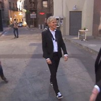 ellen-and-portia:  ellen-degeneresfan: The Making of the Oscars® Trailer: Behind The Scenes         MY BABY :(