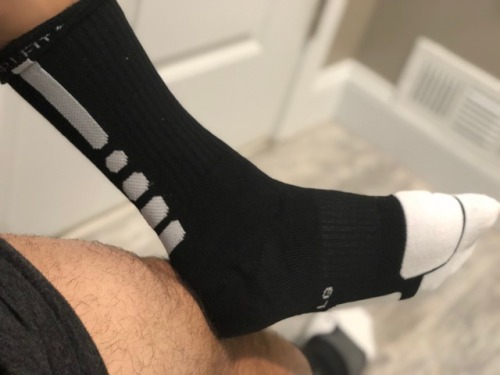 collegesocks22:  New Black and white nike elite socks