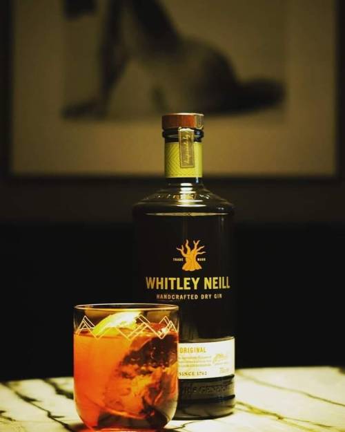 Oggi abbiamo voglia di andare sul classico: Negroni con Whitley Neill Original.
Grazie a Johnny Neill per il suggerimento…
#whitleyneillgin
https://www.instagram.com/p/CGImGNhJd8Rwzj8cJip4mjcmsbKqeOaQ8G3ODY0/?igshid=dlan32y60mhi