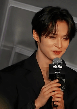 221129 MAMA Red Carpet - LEE KNOW