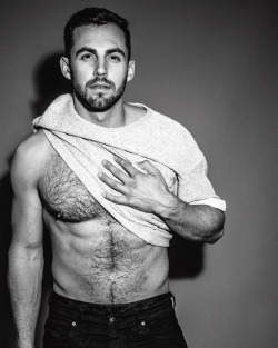 hairyathletes:A Chris Mazdzer shot I Haven’t