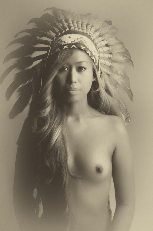 Porn photo erotismus:  American Indian head dress by