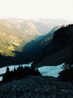 theencompassingworld:  cascadiangentleman:  A look into the valley below.  The World Around Us