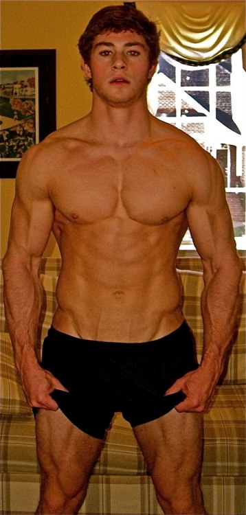 prestidigitasn:  Alex Santaniello Home Page   |    Male Models Tags    |   Archives