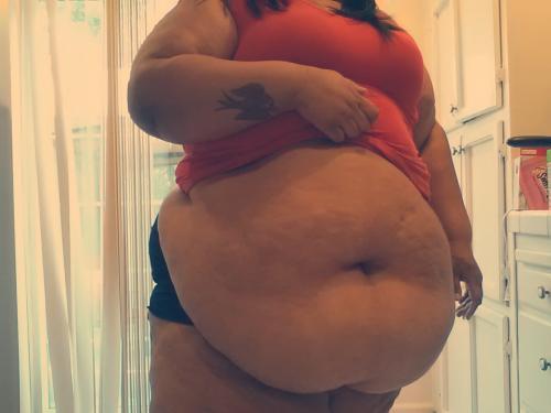 ussbbw:  Feeling gravity’s pull (a song by R.E.M.). 