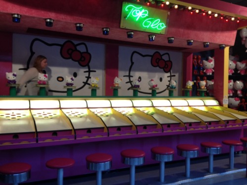 Hello Kitty carnival game - Bakken, Denmark 2015