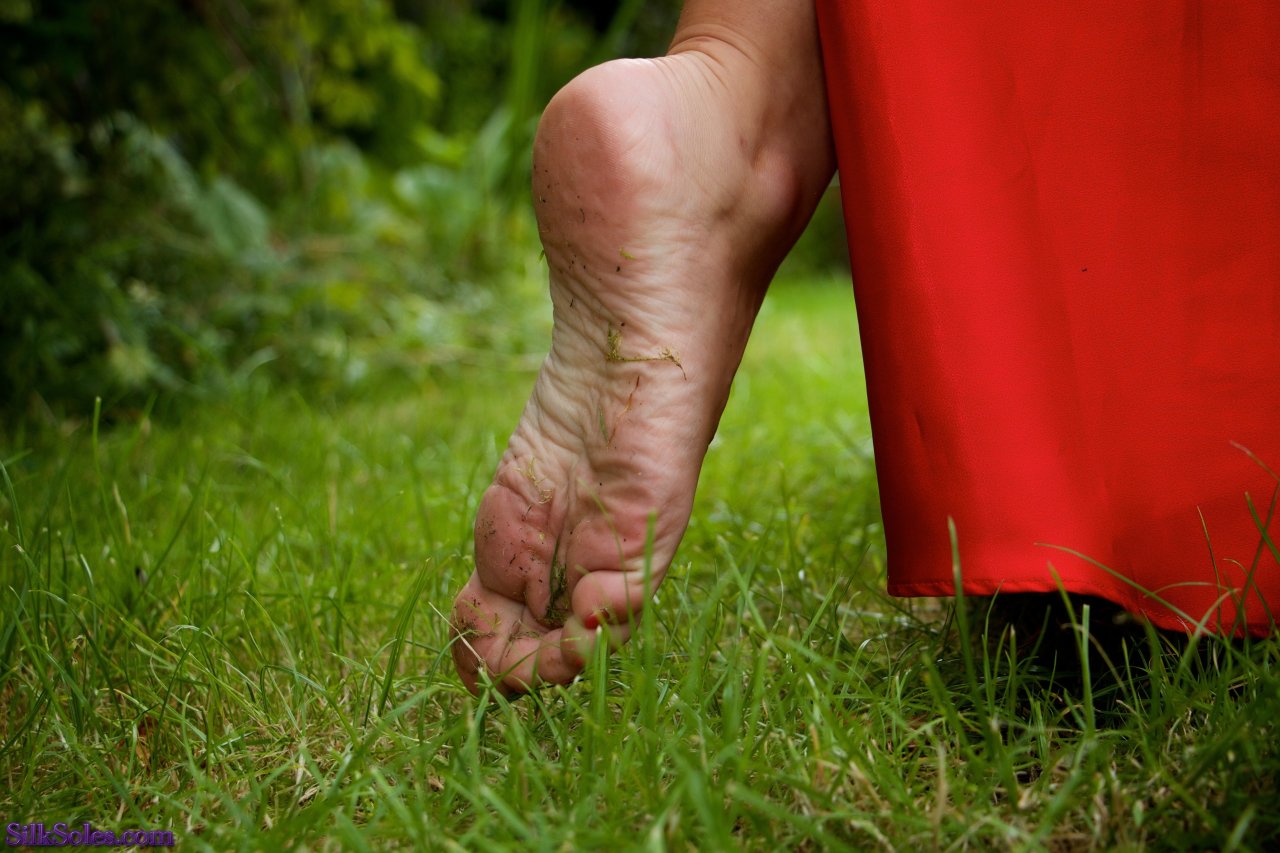 Obsessed with womens feet
