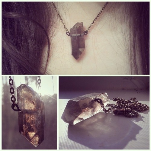 wolftea:  bonedahlia:  My beautiful new necklace from WolfTea on Etsy. Thanks!  In love with these photos! thank you pretty lady<3 