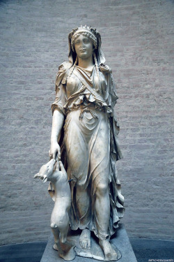 artschoolglasses: Artemis, 1st Century CE