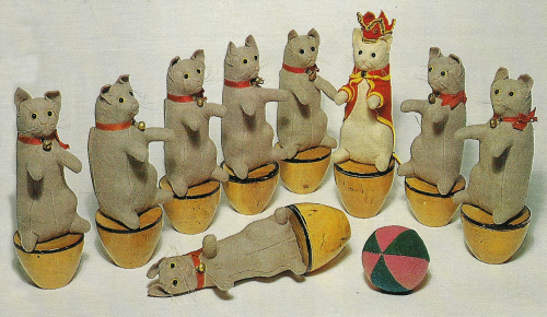 applewhirlings: 19th century cat figurines and kingpins from Cat Collectables p.1992