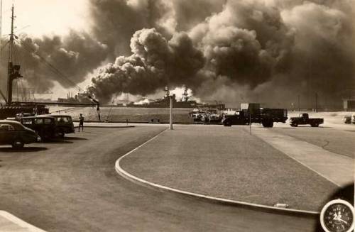 sailnavy:  PHOTOS STORED IN AN OLD BROWNIE CAMERA  Pearl Harbor photos found in an old Brownie stored in a foot locker.  THESE PHOTOS ARE FROM A SAILOR WHO WAS ON THE USS QUAPAW ATF-11O.  PEARL HARBOR  December 7th, 1941  
