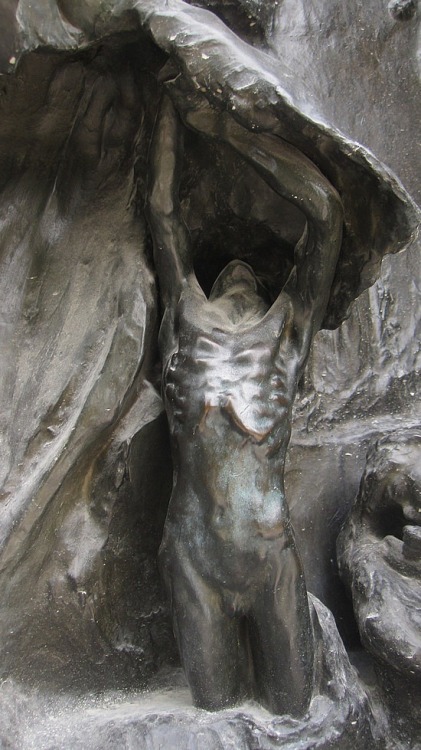 Details from August Rodin’s La Porte d'Infer/The Gates of Hell (1880-1917)