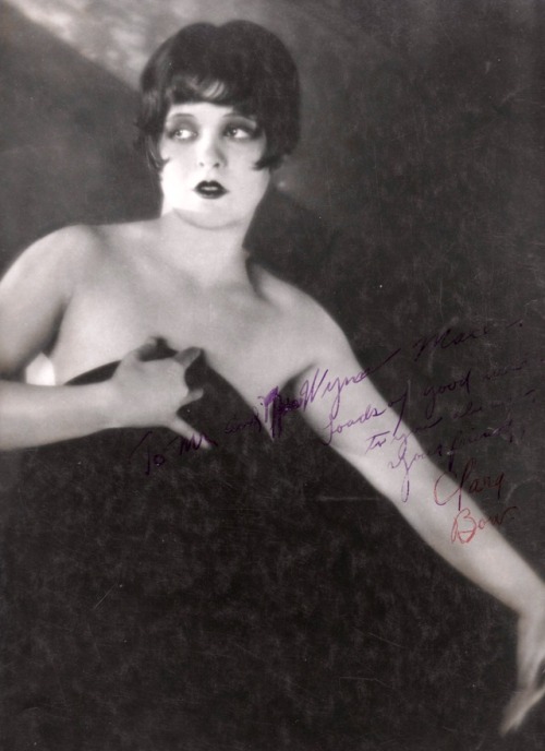 vampsandflappers:vampsandflappers:CLARA BOW - THE GOTHIC FEMME FATALE PHOTOSEarly on, studios weren’
