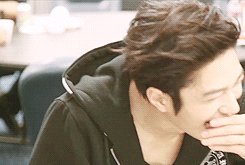 chandoo:  dongwoo ate a lot rib eye steak in l.a 
